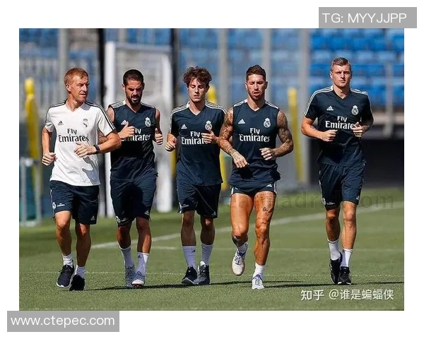 小白足球星:从菜鸟到球场传奇的成长之路 小白足球星:从菜鸟到球场传奇的成长之路