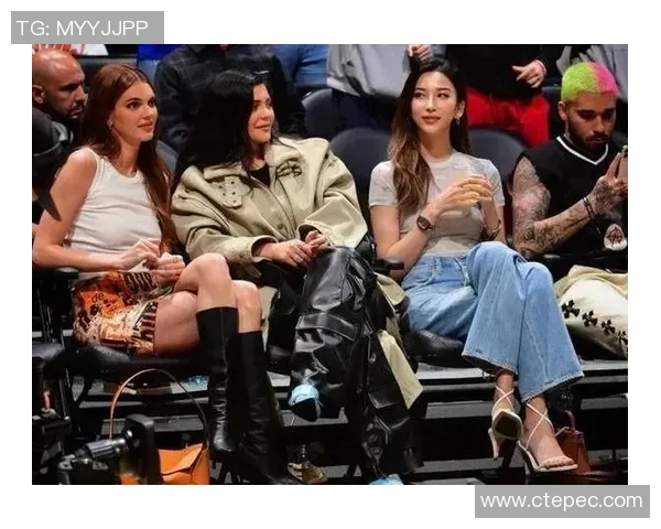 足球女球迷必备潮流单品 足球球星同款板鞋穿搭推荐