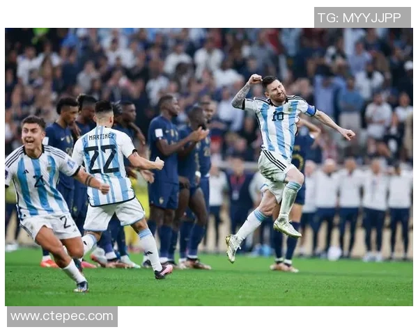 足球巨星的传奇历程与历史地位解析:从贝利到梅西的辉煌足迹 足球巨星的传奇历程与历史地位解析:从贝利到梅西的辉煌足迹